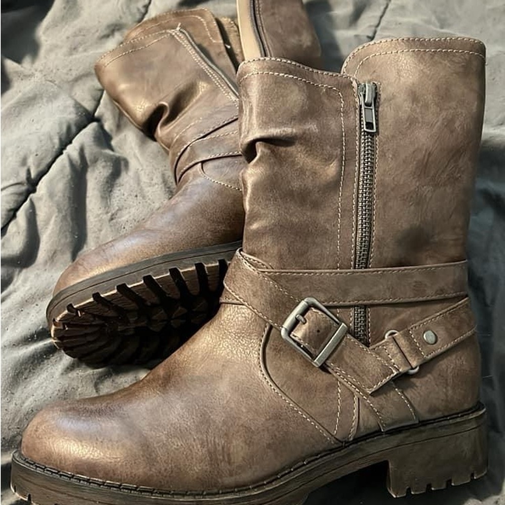 Motto boots from Maurice’s- like new